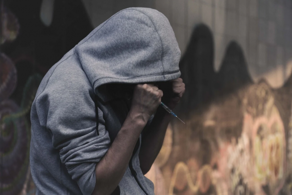 The symptoms of heroin withdrawal can be very uncomfortable and may lead to relapse.